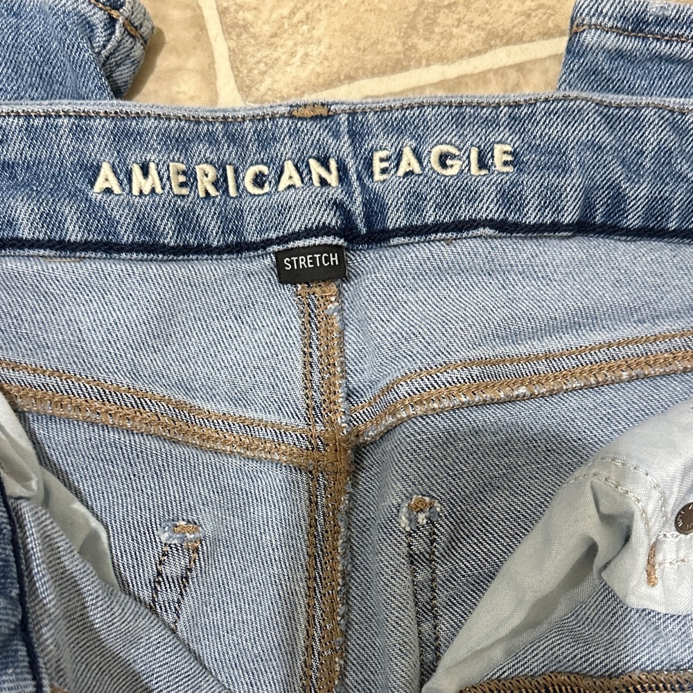 American Eagle Outfitters High Rise Distressed Denim Jeans - Picture 6 of 8